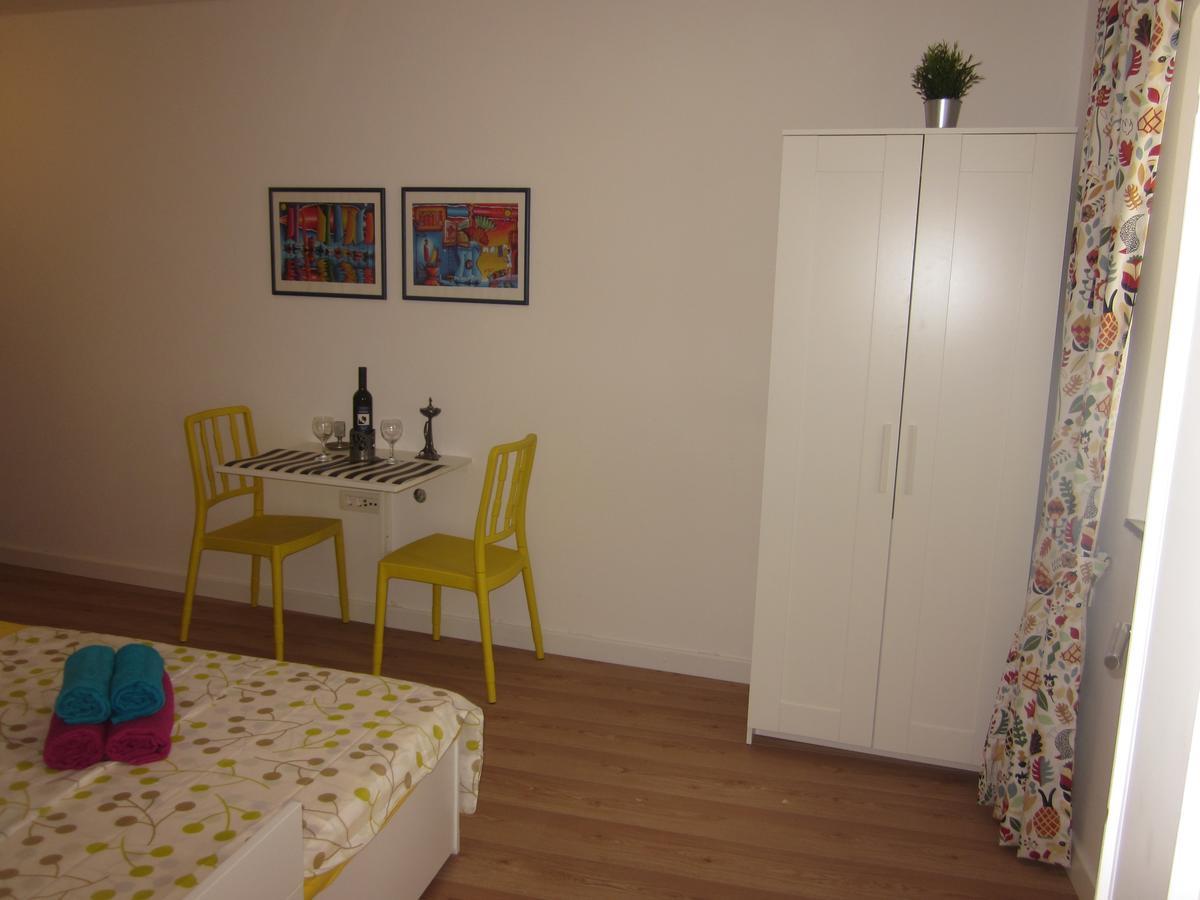 Apartment On The Square Makarska Exterior photo