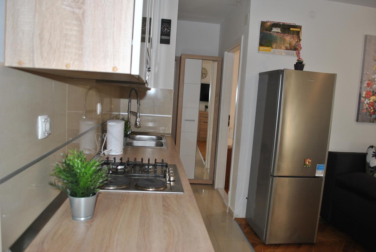 Apartment On The Square Makarska Exterior photo