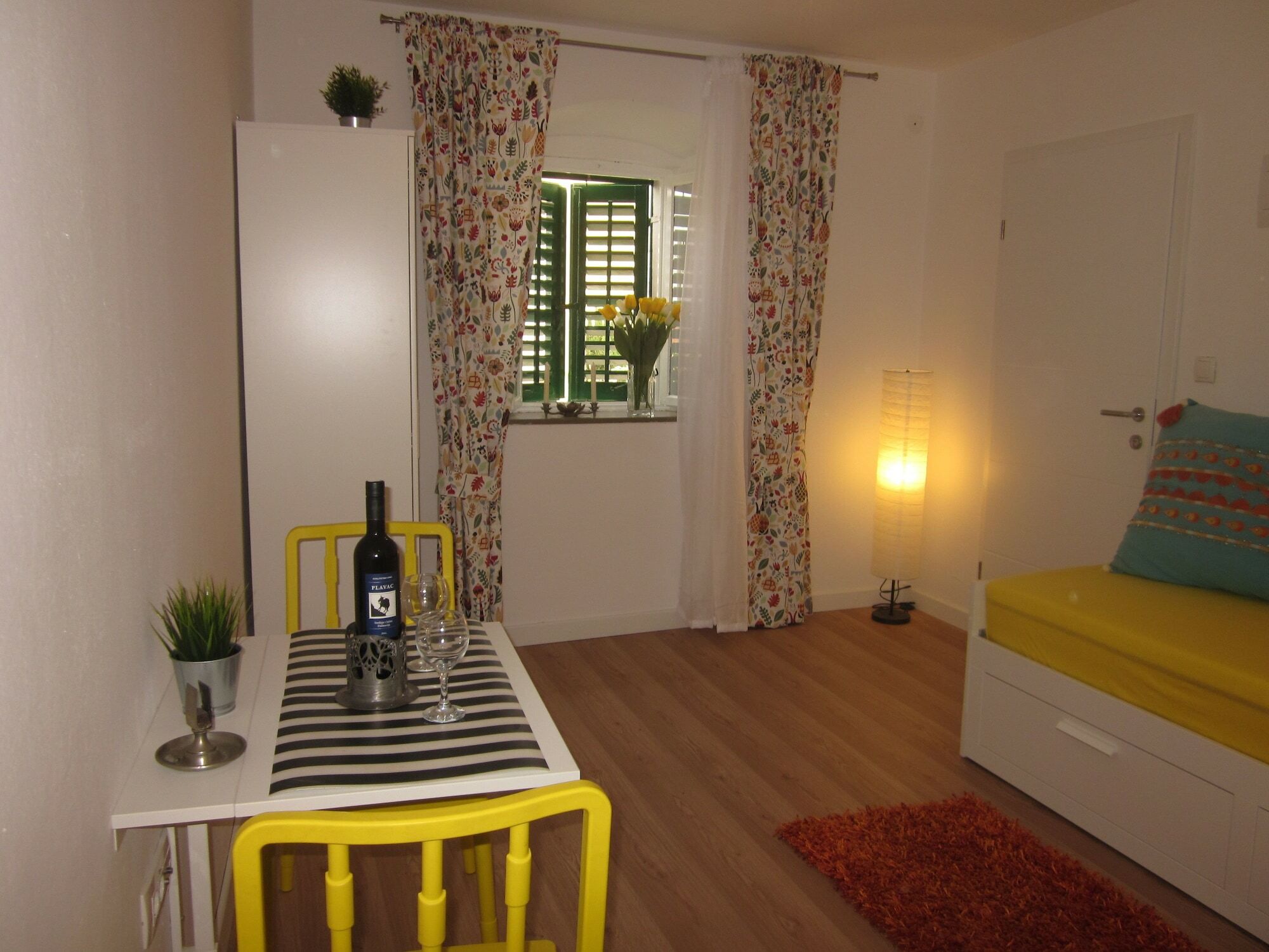 Apartment On The Square Makarska Exterior photo